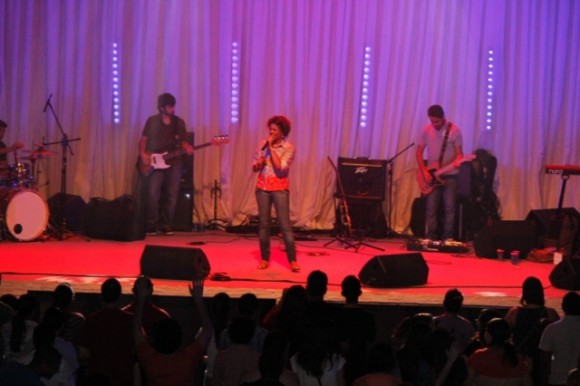 2013_louvorzao_niveasoares_zonaleste_sp33