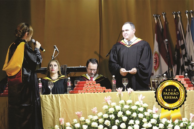 Guto Emery foi o paraninfo da turma 2013 do Rhema Brasil na capital paraibana