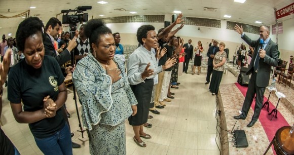 2014_imposicao_maos_rhema_angola001063