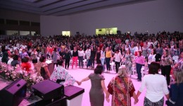 2015_conf_mulheres_oracao38