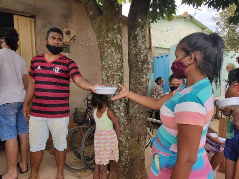 Ação Social realizada em Araguari (MG) abençoou famílias em bairros carentes