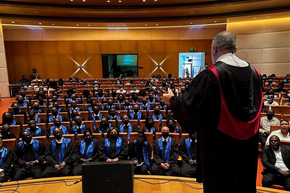 Escola Ministerial realizou uma linda solenidade de formatura na África