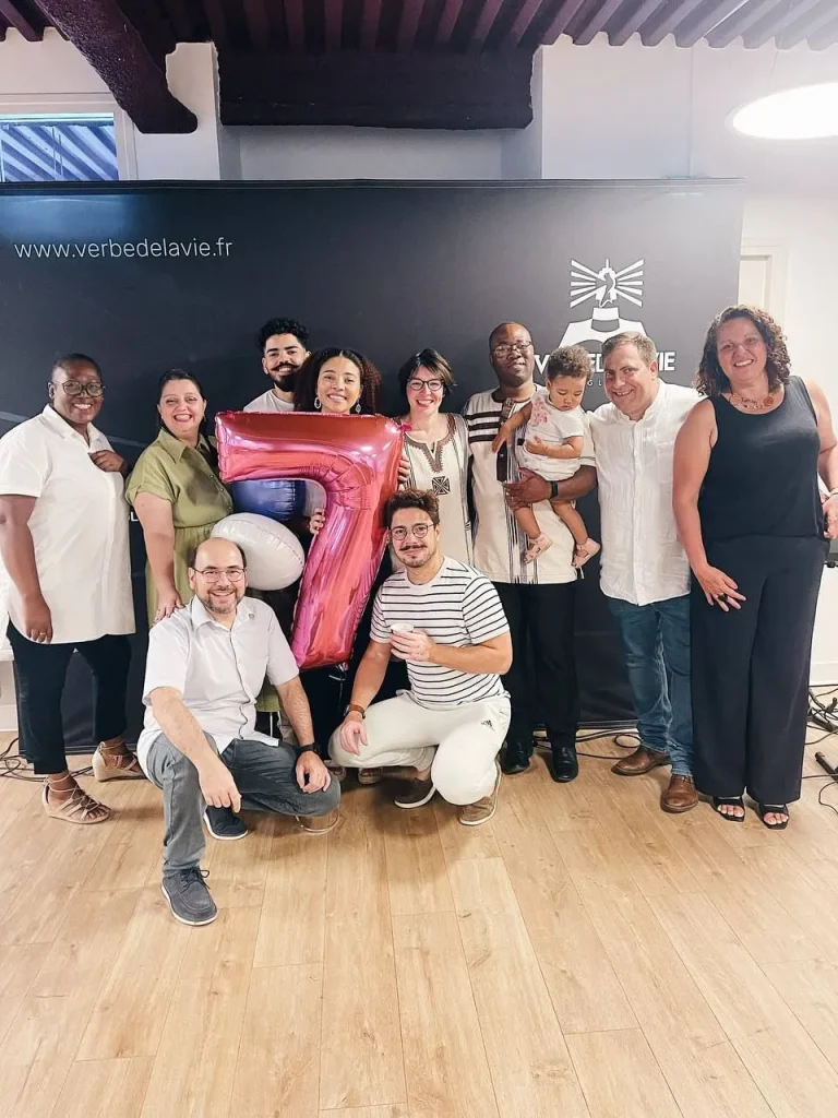 Festa em Paris! Igreja celebra 7 anos de existência com gratidão!