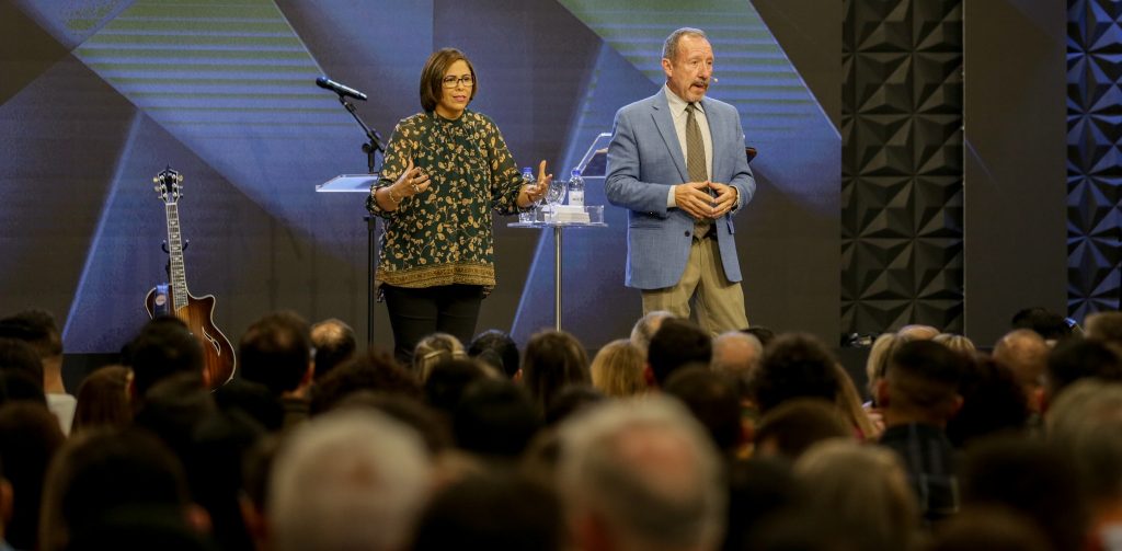 Shirla Lacerda tradutora e intérprete
