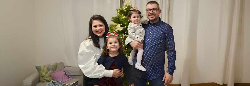 Missionários Italo e Janaina com filhas