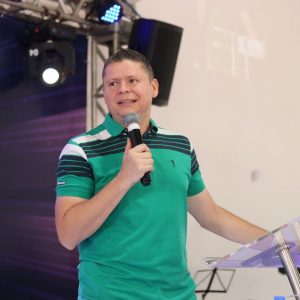 Pe. Emiliano Daniel - Líder do Verbo da Vida Canaã