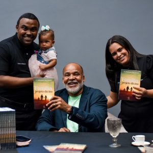 Lançamento do primeiro livro do Pr. Raimundo Nascimento