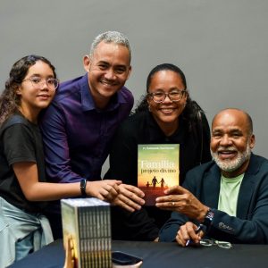 Lançamento do primeiro livro do Pr. Raimundo Nascimento