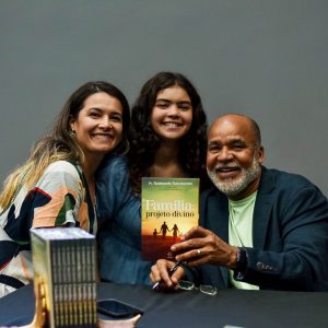 Lançamento do primeiro livro do Pr. Raimundo Nascimento