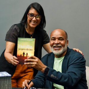 Lançamento do primeiro livro do Pr. Raimundo Nascimento