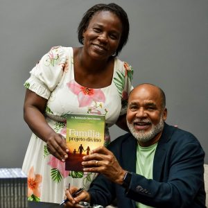 Lançamento do primeiro livro do Pr. Raimundo Nascimento