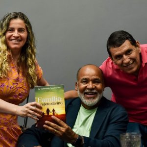 Lançamento do primeiro livro do Pr. Raimundo Nascimento