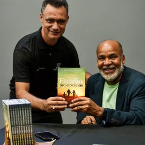 Lançamento do primeiro livro do Pr. Raimundo Nascimento