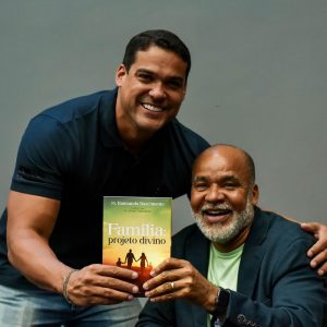 Lançamento do primeiro livro do Pr. Raimundo Nascimento