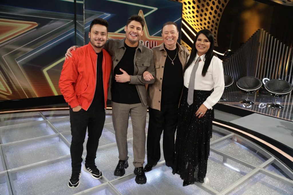 Marcos Freire é um dos jurados do quadro musical Shadow Gospel Brasil no Programa Raul Gil
