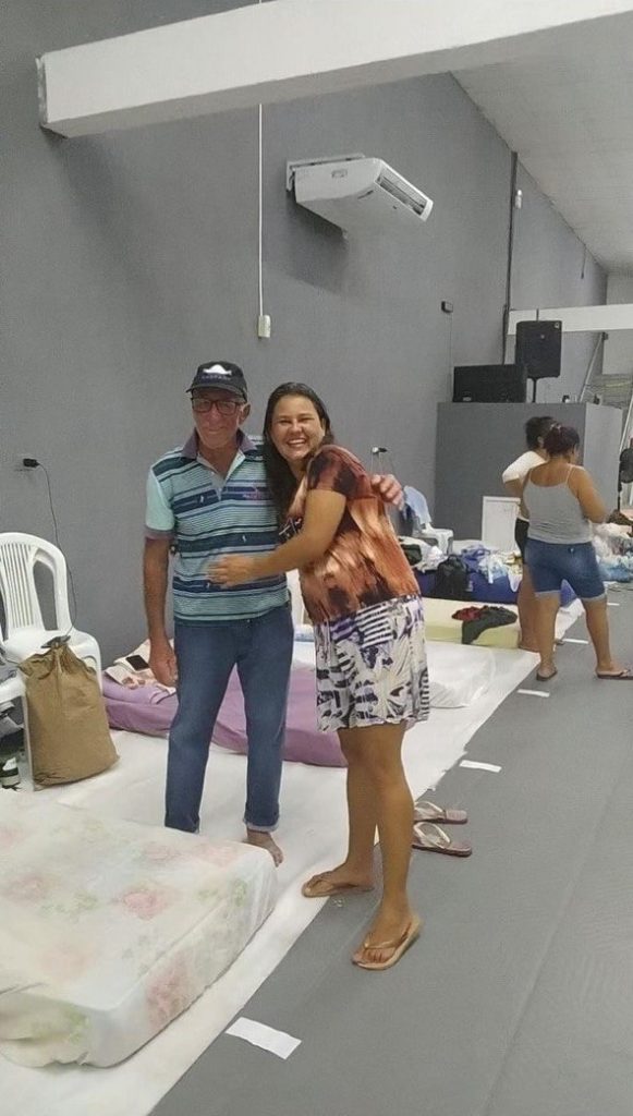 Tio e sobrinha que se reencontraram na Igreja Verbo da Vida em Guaíba - Rio Grande do Sul