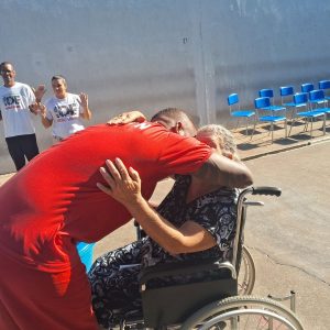 Primeiro batismo nas águas em presídio mineiro