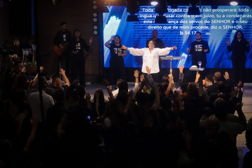 Igreja com Guaratinguetá (SP)