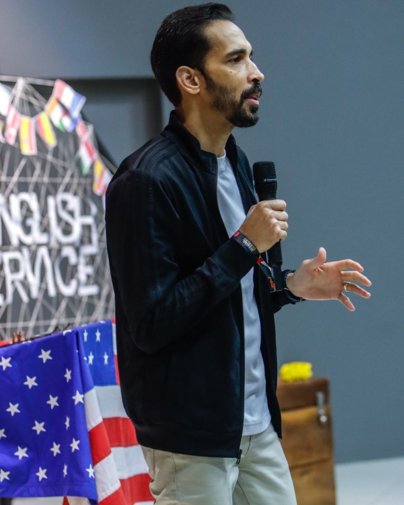 Janio Cesar no English Service