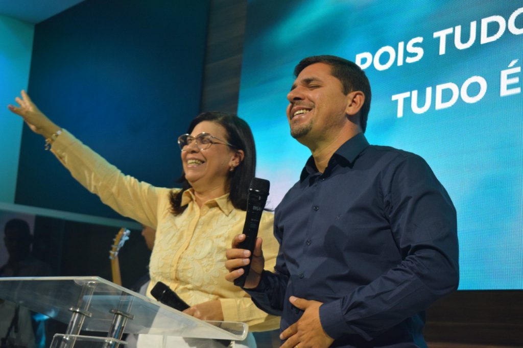 Pr. Nivam e Jocélia Portela