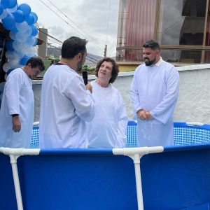 batismo nas águas em La Paz