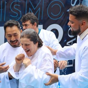 batismo nas águas em La Paz