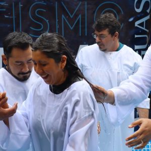 batismo nas águas em La Paz