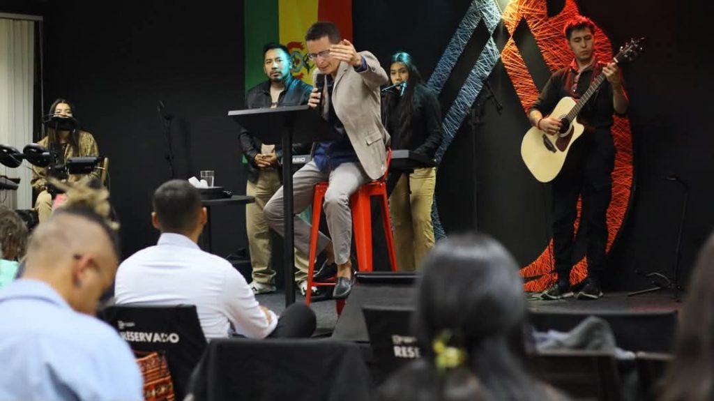 Supervisor da obra em La Paz, pastor Edilson de Lira
