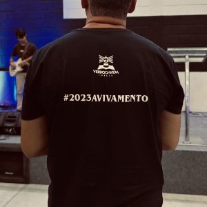 Jovens da Igreja Verbo da Vida em Paracambi (RJ) em evento evangelístico
