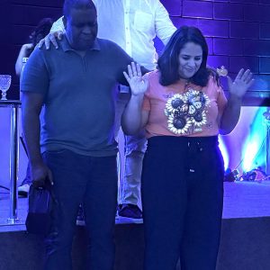 Jovens da Igreja Verbo da Vida em Paracambi (RJ) em evento evangelístico