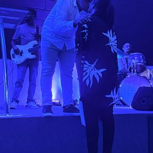 Jovens da Igreja Verbo da Vida em Paracambi (RJ) em evento evangelístico