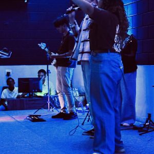 Jovens da Igreja Verbo da Vida em Paracambi (RJ) em evento evangelístico