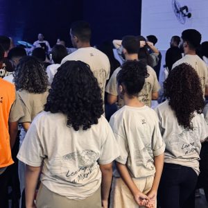 Jovens da Igreja Verbo da Vida em Paracambi (RJ) em evento evangelístico