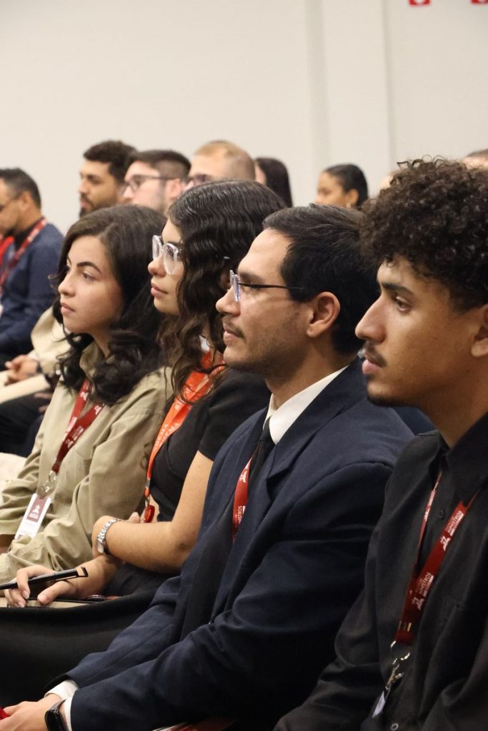 Escola de Ministros Sede recebeu alunos do 2º ano do Rhema para uma vivência em sala de aula e captação de futuros candidatos.