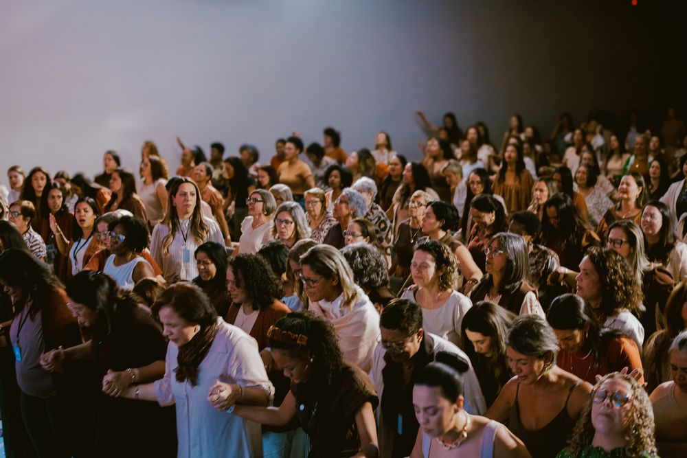 Mulheres imersas no sobrenatural -Rio
