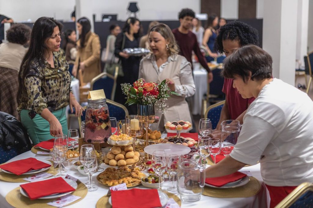 Culto das preciosas - Mulheres em Leiria, Portugal
