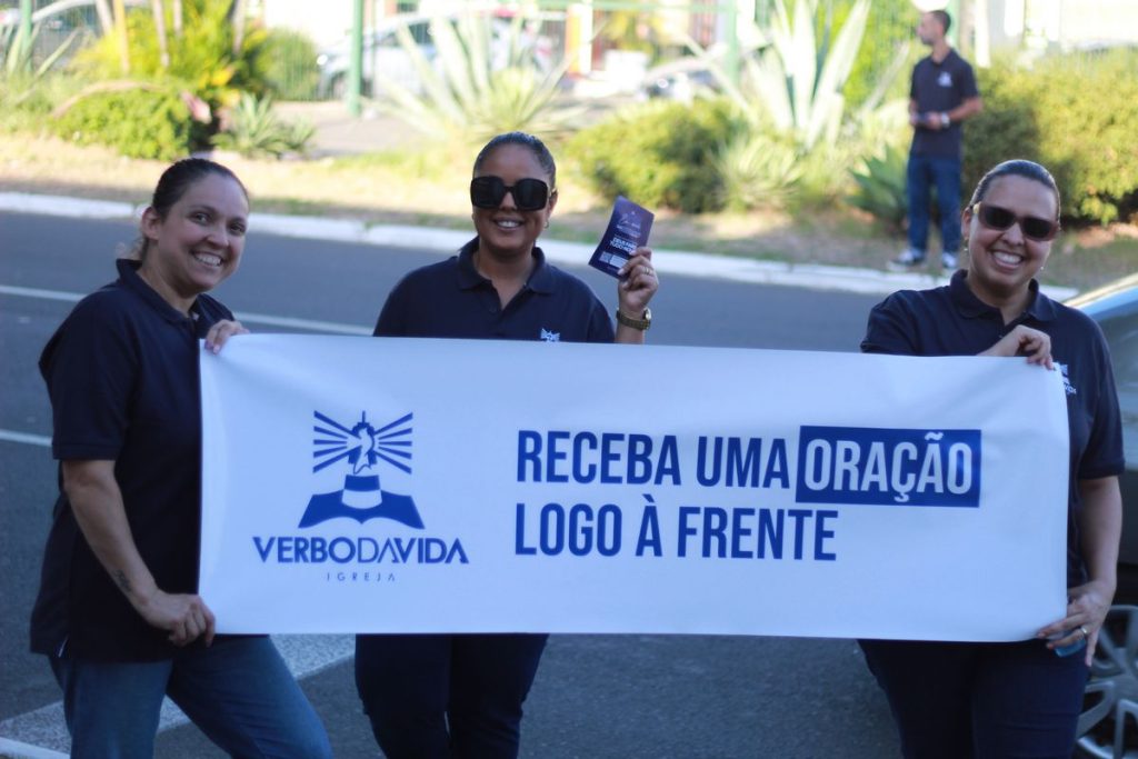 Drive-thru de oração em Porto Alegre (RS)