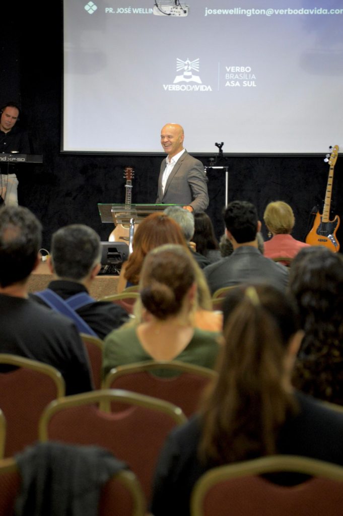 Pr. José Welligton ministrando sobre paternidade