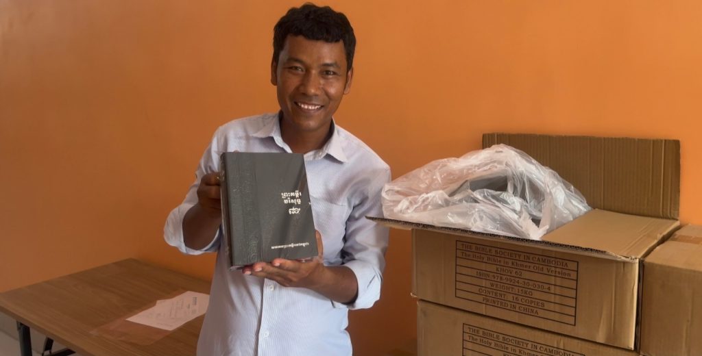 Doação de Bíblias ao Camboja pela Igreja Verbo da Vida Vila Matilde, São Paulo (SP)