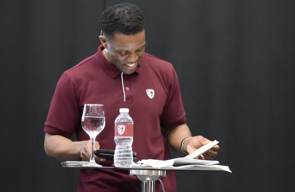 Aula demonstrativa da Escola Bíblica em Londres, Inglaterra