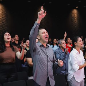Renato Gaudard em programação de aniversário na Igreja em Cuiabá (MT)