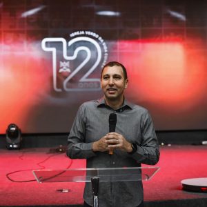 Renato Gaudard em programação de aniversário na Igreja em Cuiabá (MT)