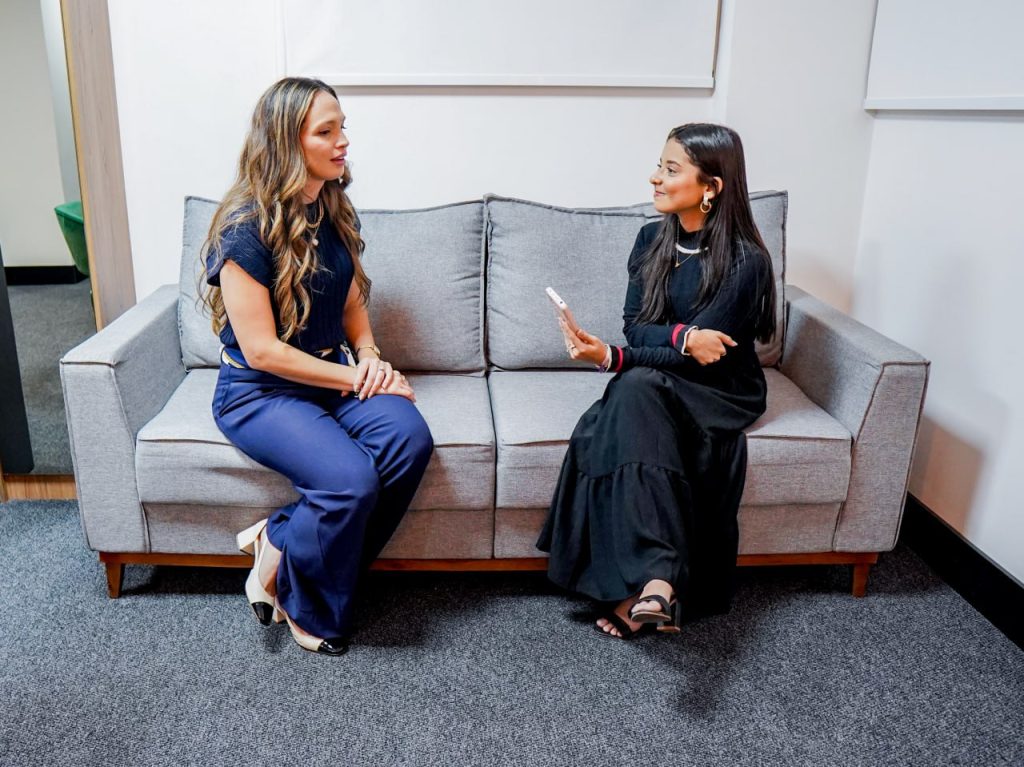 De serva a líder: Conheça a trajetória de fé de Hannah Adams!