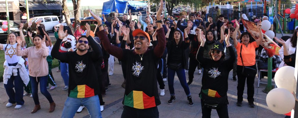 Escola Bíblica Verbo da Vida em La Paz promoveu cruzada, marcha e ação social pelas ruas da Bolívia