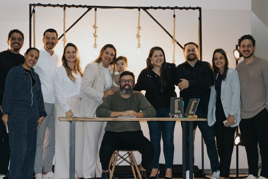 Pastor Júlio César lançou o livro 