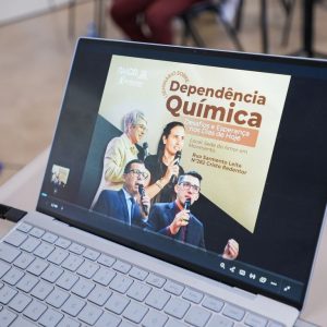 Seminário sobre dependência química em Caxias do Sul (RS)