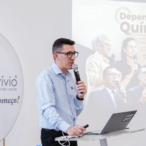 Seminário sobre dependência química em Caxias do Sul (RS)