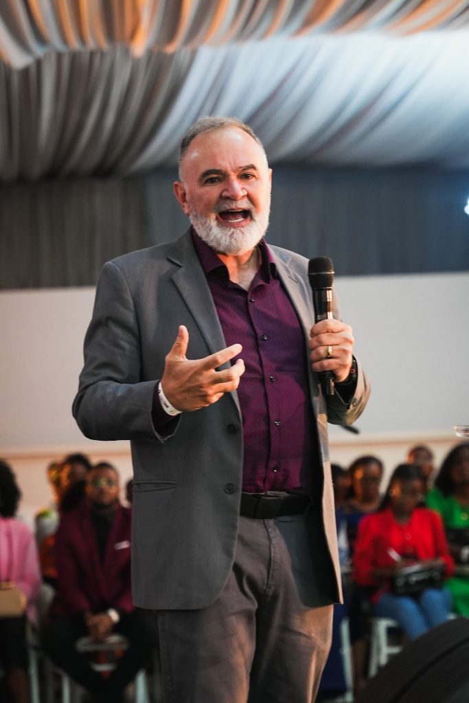 Festa! Africanos celebraram abertura com muita alegria

