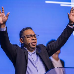 Consagração avivou alunos da Escola Ministerial na Europa