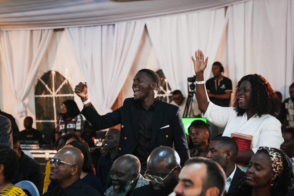 Festa! Africanos celebraram abertura com muita alegria

